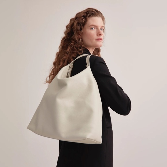 Everlane The Boss Leather Hobo Bag Leather hobo bag Everlane bag Leather hobo